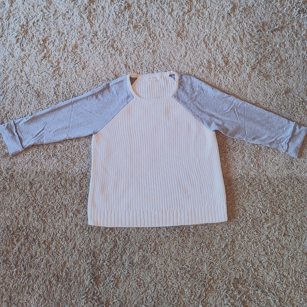 VINCE CAMUTO White and gray sweater